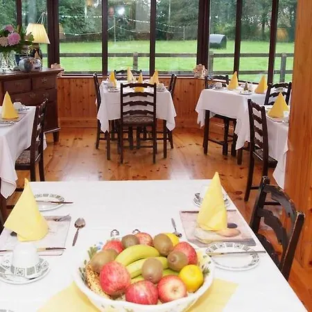Отель Alderhaven Country 3*